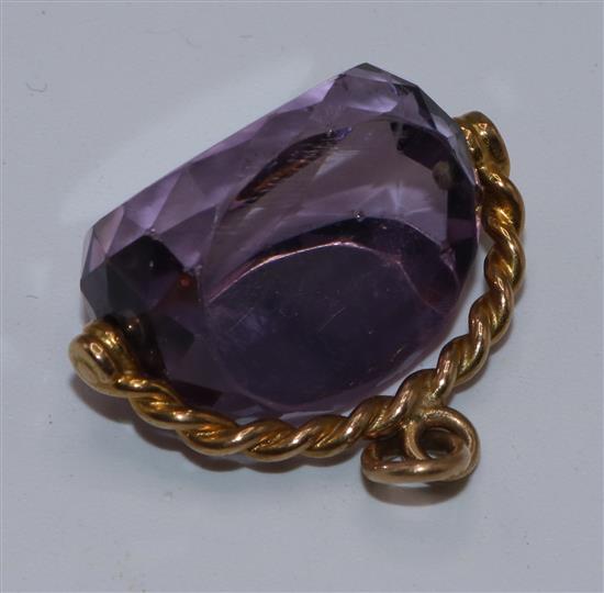 Gold mounted amethyst spinning fob